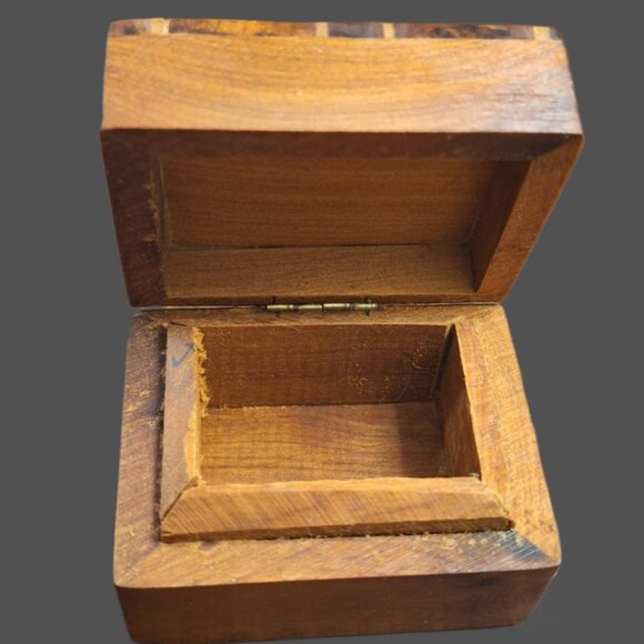 3 Small Pyrography Inlaid Hinged Turned Wood Trinket Jewlery Box's - Picture 8 of 14